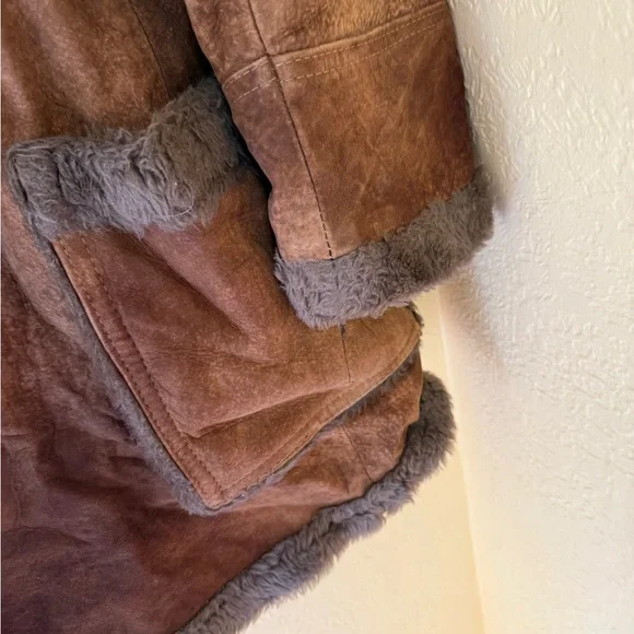 Men's Brown Shearling Coat - Picture 5 of 6
